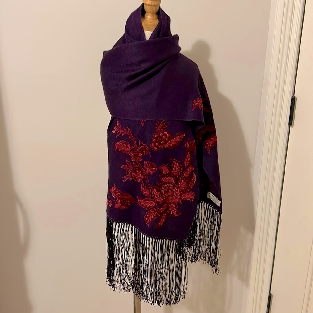 Burberry purple cashmere and silk embroidered and beaded fringe scarf - Picture 9 of 10